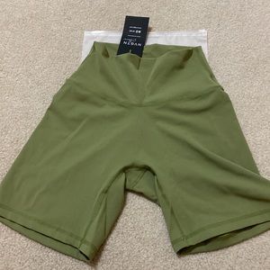 Olive signature 2.0 shorts